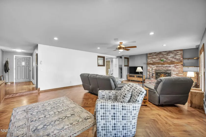 1216 Enterprize, Carson City, Nevada 89703, 3 Bedrooms Bedrooms, ,2 BathroomsBathrooms,Residential,Residential,Enterprize,250058993