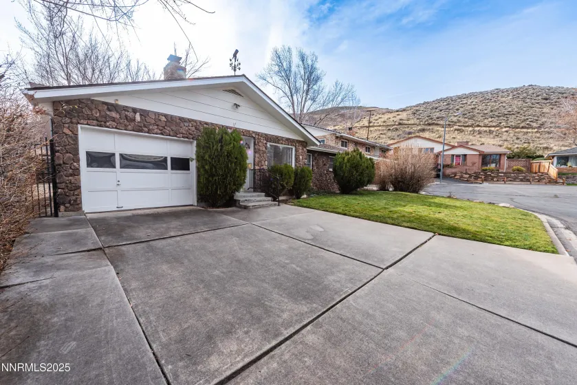 1307 4th, Carson City, Nevada 89703, 2 Bedrooms Bedrooms, ,2 BathroomsBathrooms,Residential,Residential,4th,250058997