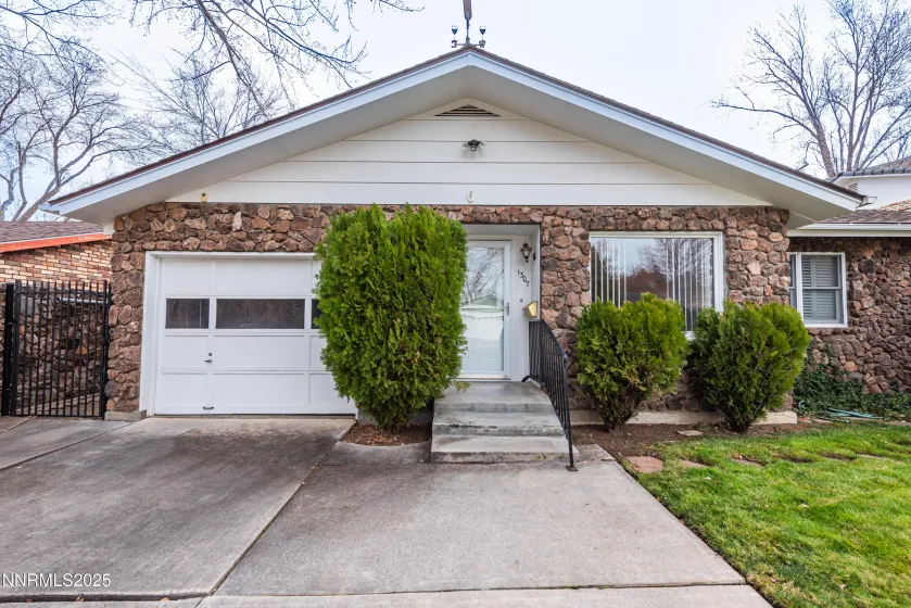 1307 4th, Carson City, Nevada 89703, 2 Bedrooms Bedrooms, ,2 BathroomsBathrooms,Residential,Residential,4th,250058997