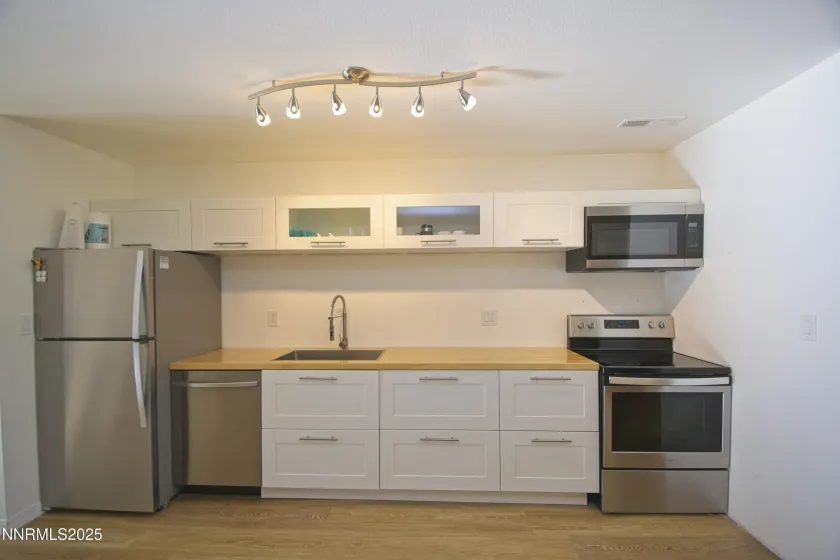 125 Mary, Reno, Nevada 89509, 2 Bedrooms Bedrooms, ,2 BathroomsBathrooms,Residential Lease,Manufactured,Mary,250059004