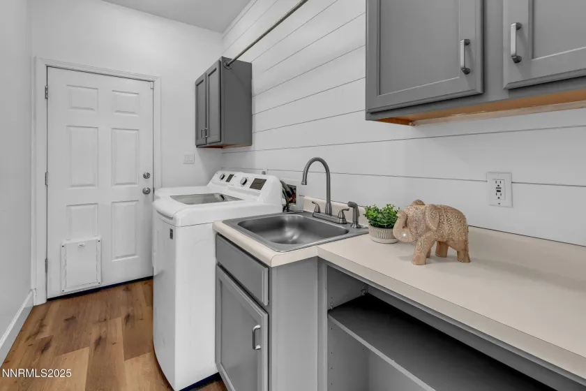 Laundry - Main Floor