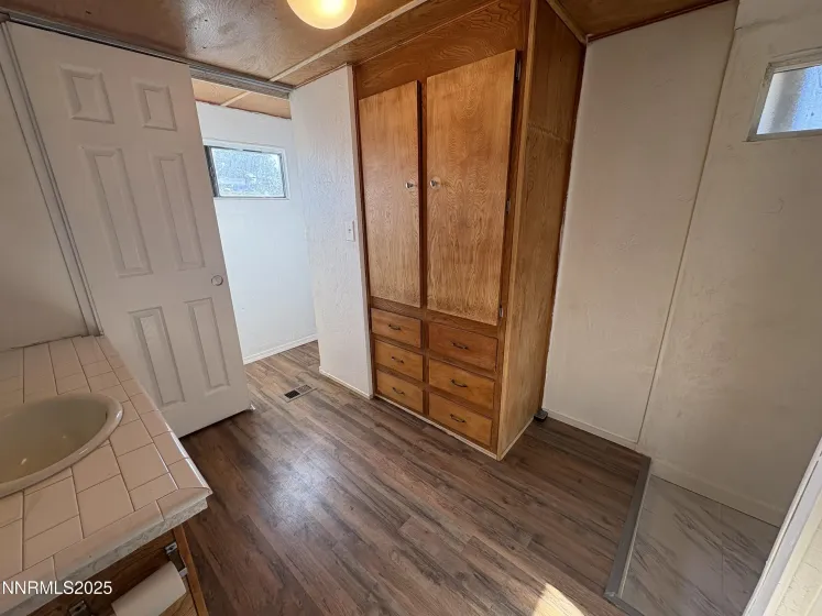 5884 Leon, Sun Valley, Nevada 89433, 3 Bedrooms Bedrooms, ,3 BathroomsBathrooms,Residential,Residential,Leon,250059005