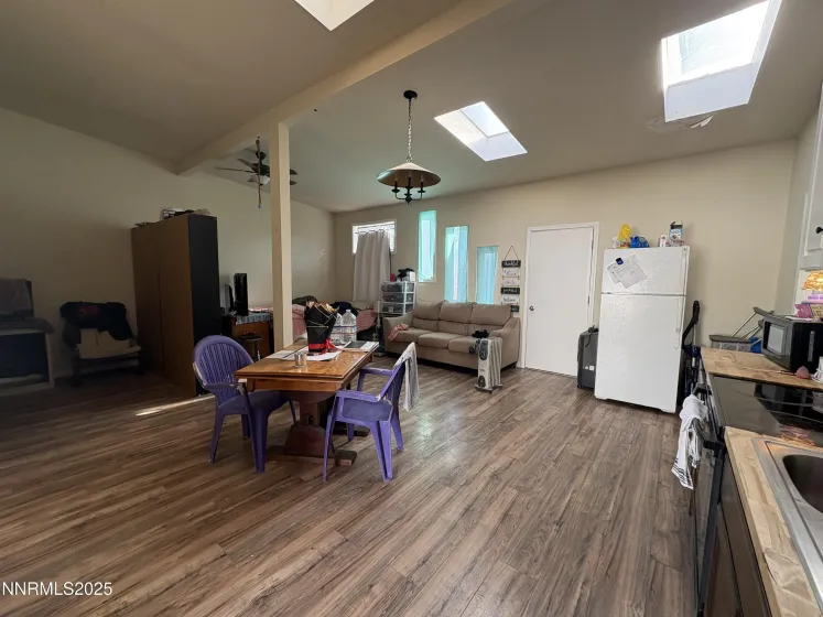 5884 Leon, Sun Valley, Nevada 89433, 3 Bedrooms Bedrooms, ,3 BathroomsBathrooms,Residential,Residential,Leon,250059005