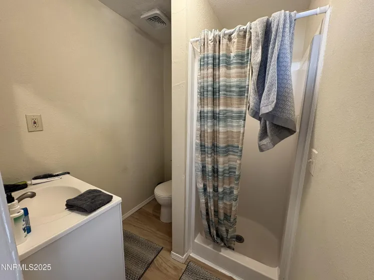 5884 Leon, Sun Valley, Nevada 89433, 3 Bedrooms Bedrooms, ,3 BathroomsBathrooms,Residential,Residential,Leon,250059005