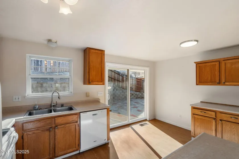 8696 Red Baron, Reno, Nevada 89506, 3 Bedrooms Bedrooms, ,2 BathroomsBathrooms,Residential,Residential,Red Baron,250059013