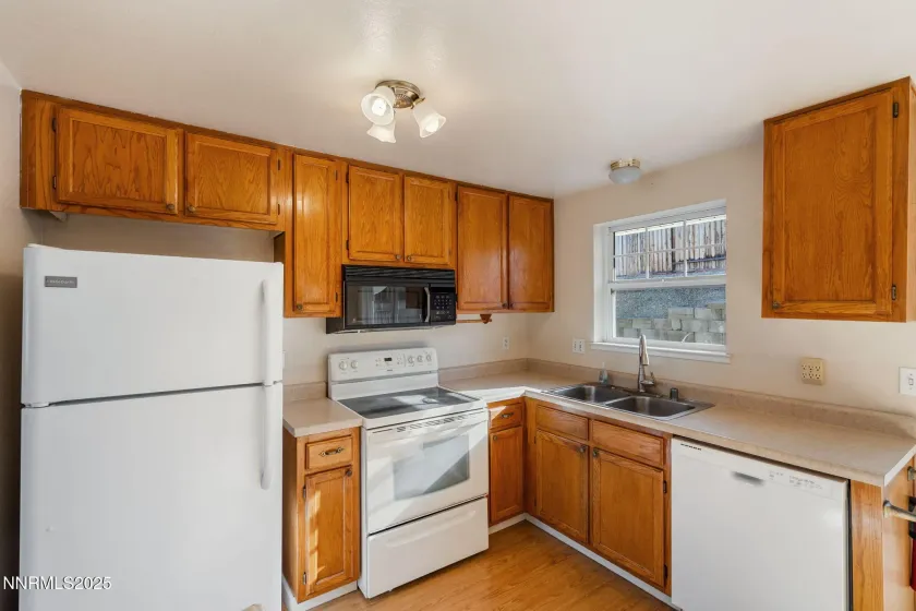 8696 Red Baron, Reno, Nevada 89506, 3 Bedrooms Bedrooms, ,2 BathroomsBathrooms,Residential,Residential,Red Baron,250059013