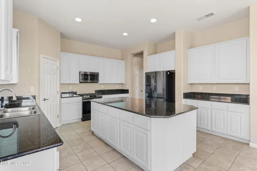 1838 Kinglet, Sparks, Nevada 89441, 3 Bedrooms Bedrooms, ,3 BathroomsBathrooms,Residential,Residential,Kinglet,250055000