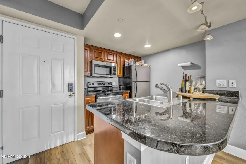 450 Arlington, Reno, Nevada 89503, 1 Bedroom Bedrooms, ,1 BathroomBathrooms,Residential,Residential,Arlington,250059021