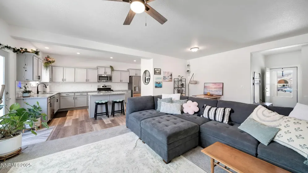 17821 Davis Meadow, Reno, Nevada 89508, 3 Bedrooms Bedrooms, ,2 BathroomsBathrooms,Residential,Residential,Davis Meadow,250059025