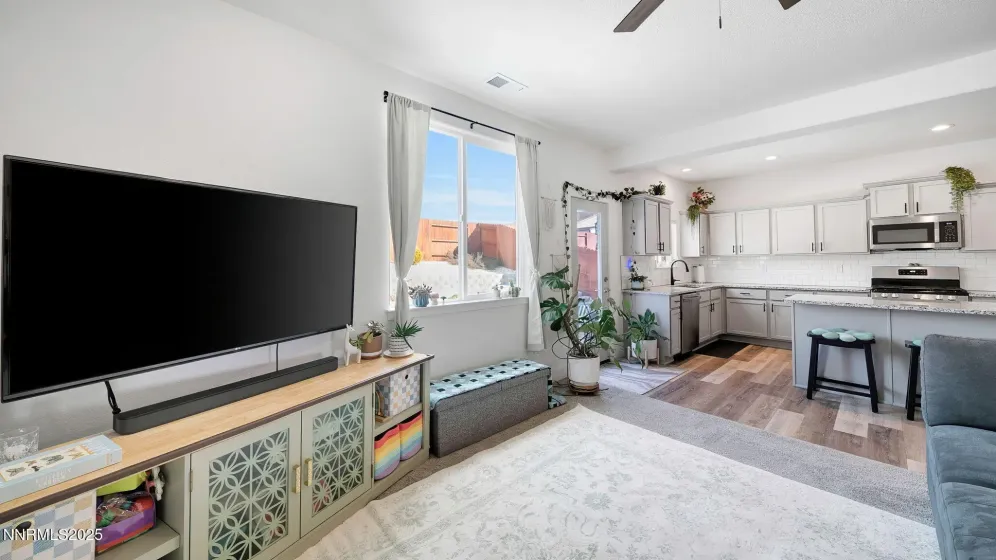 17821 Davis Meadow, Reno, Nevada 89508, 3 Bedrooms Bedrooms, ,2 BathroomsBathrooms,Residential,Residential,Davis Meadow,250059025