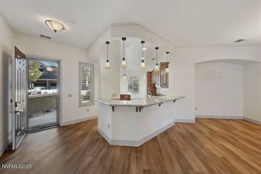 Entryway/breakfast bar