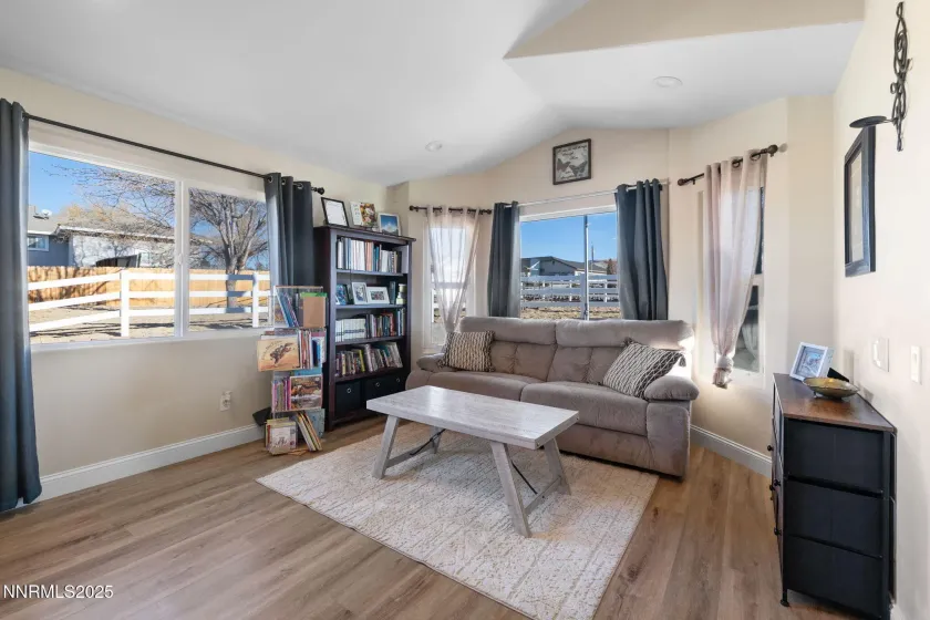 8495 Eaglenest, Sparks, Nevada 89436, 5 Bedrooms Bedrooms, ,4 BathroomsBathrooms,Residential,Residential,Eaglenest,250059032