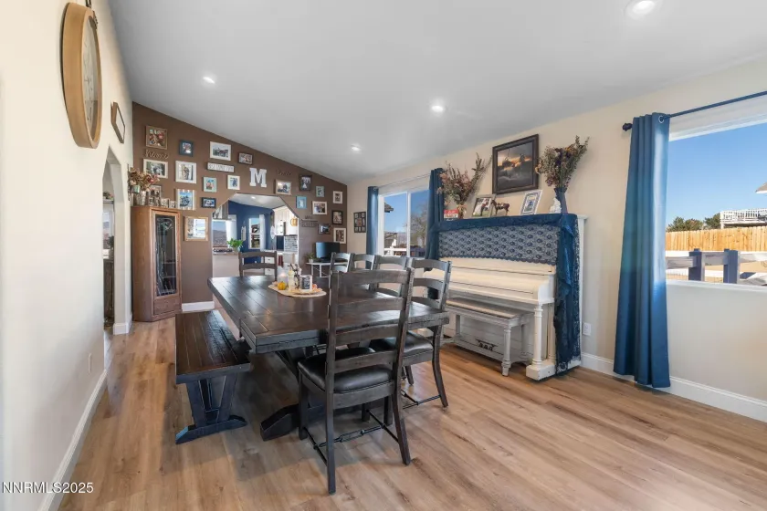 8495 Eaglenest, Sparks, Nevada 89436, 5 Bedrooms Bedrooms, ,4 BathroomsBathrooms,Residential,Residential,Eaglenest,250059032