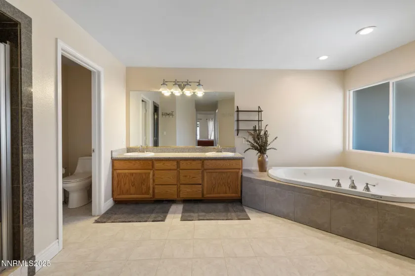 8495 Eaglenest, Sparks, Nevada 89436, 5 Bedrooms Bedrooms, ,4 BathroomsBathrooms,Residential,Residential,Eaglenest,250059032