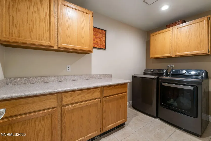 8495 Eaglenest, Sparks, Nevada 89436, 5 Bedrooms Bedrooms, ,4 BathroomsBathrooms,Residential,Residential,Eaglenest,250059032