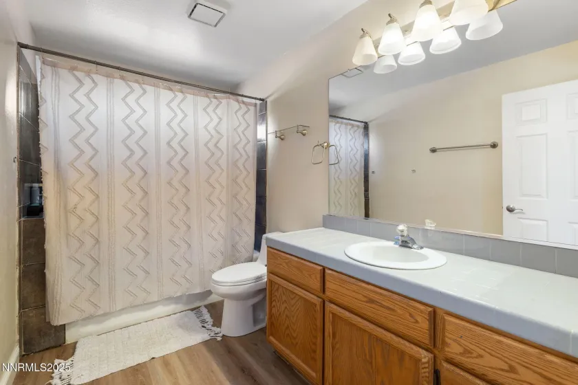 8495 Eaglenest, Sparks, Nevada 89436, 5 Bedrooms Bedrooms, ,4 BathroomsBathrooms,Residential,Residential,Eaglenest,250059032