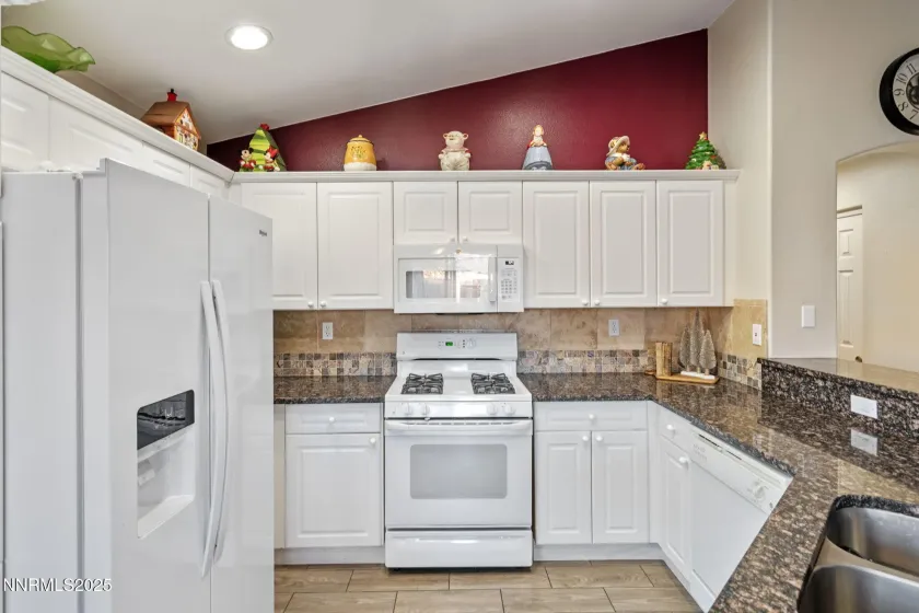 7766 Corneta, Sparks, Nevada 89436, 3 Bedrooms Bedrooms, ,2 BathroomsBathrooms,Residential,Residential,Corneta,250059034