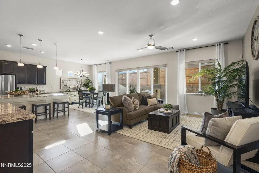 425 Chelmsford, Verdi, Nevada 89439, 3 Bedrooms Bedrooms, ,3 BathroomsBathrooms,Residential,Residential,Chelmsford,250059038