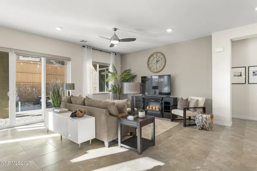 425 Chelmsford, Verdi, Nevada 89439, 3 Bedrooms Bedrooms, ,3 BathroomsBathrooms,Residential,Residential,Chelmsford,250059038