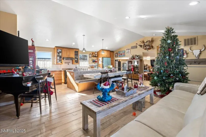 1866 Pocono, Sparks, Nevada 89434, 4 Bedrooms Bedrooms, ,3 BathroomsBathrooms,Residential,Residential,Pocono,250059039