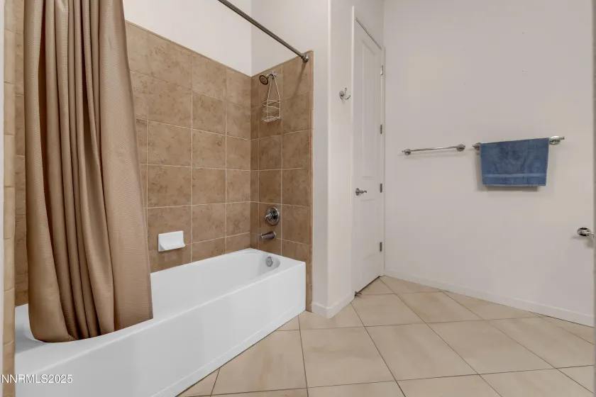 9900 Wilbur May, Reno, Nevada 89521, 3 Bedrooms Bedrooms, ,2 BathroomsBathrooms,Residential,Residential,Wilbur May,250059040