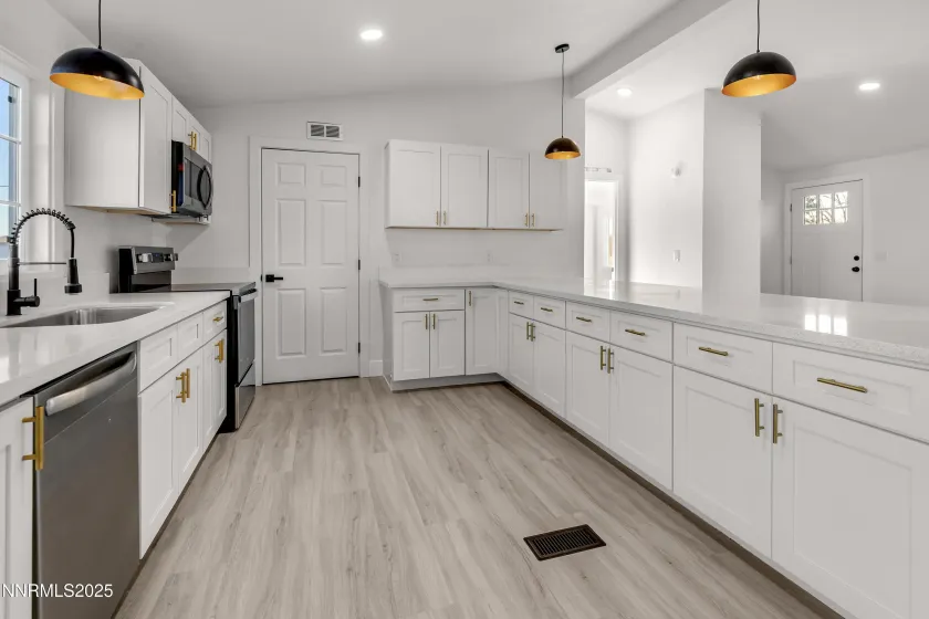 320 Ramsey, Reno, Nevada 89506, 4 Bedrooms Bedrooms, ,2 BathroomsBathrooms,Residential,Residential,Ramsey,250059045