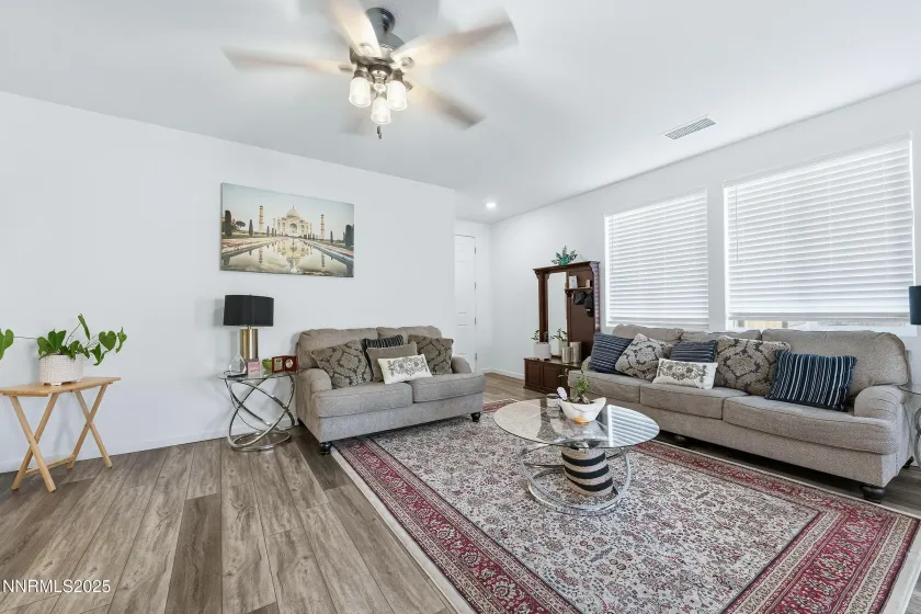 326 Redwall, Dayton, Nevada 89403, 3 Bedrooms Bedrooms, ,2 BathroomsBathrooms,Residential,Residential,Redwall,250059053