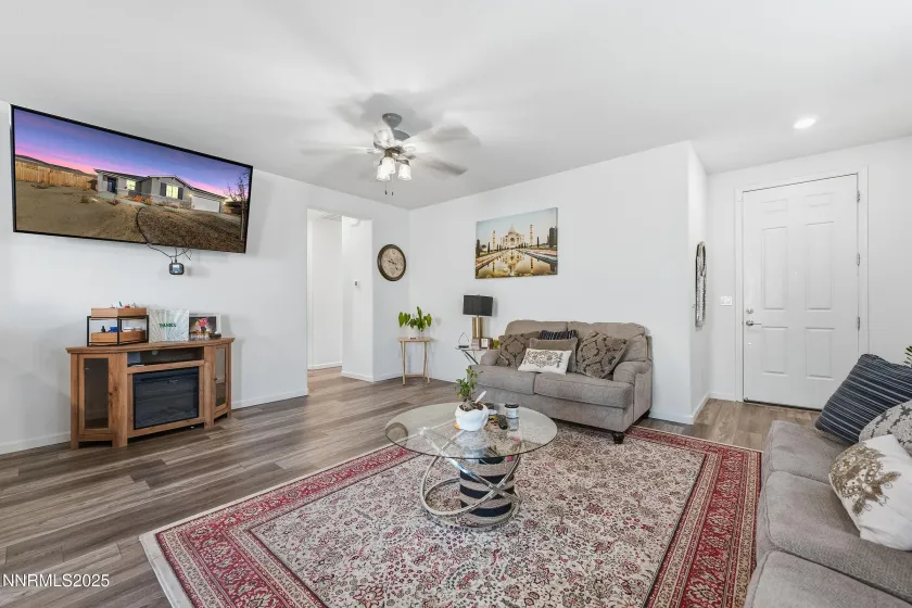 326 Redwall, Dayton, Nevada 89403, 3 Bedrooms Bedrooms, ,2 BathroomsBathrooms,Residential,Residential,Redwall,250059053