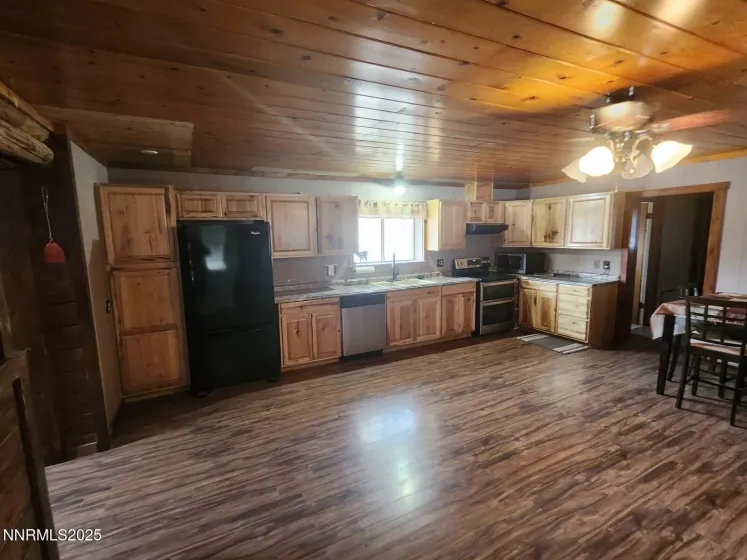 880 Truckee, Fernley, Nevada 89408, 2 Bedrooms Bedrooms, ,2 BathroomsBathrooms,Residential Lease,Manufactured,Truckee,250059064