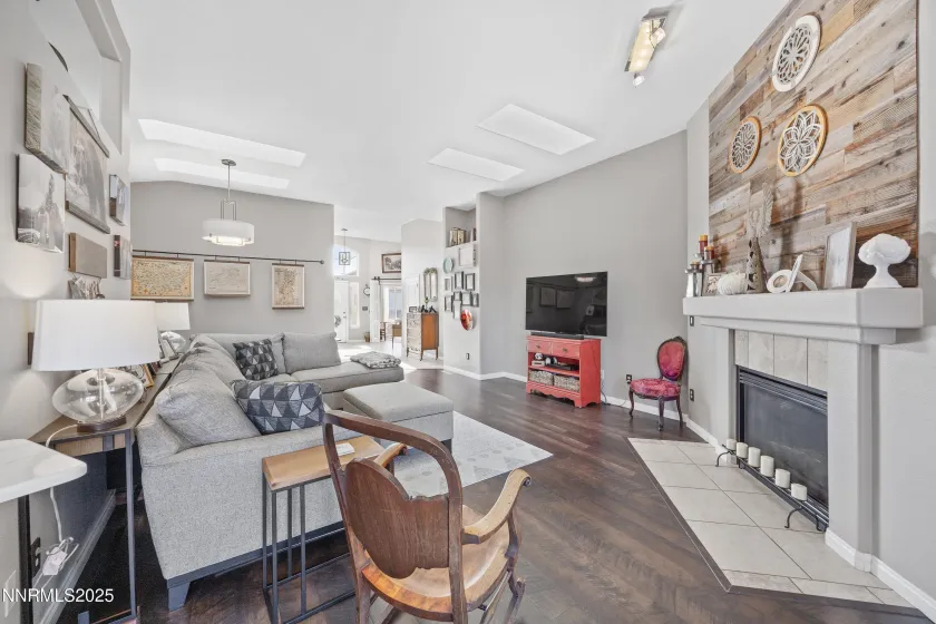 1608 Evergreen, Carson City, Nevada 89703, 4 Bedrooms Bedrooms, ,2 BathroomsBathrooms,Residential,Residential,Evergreen,250058317