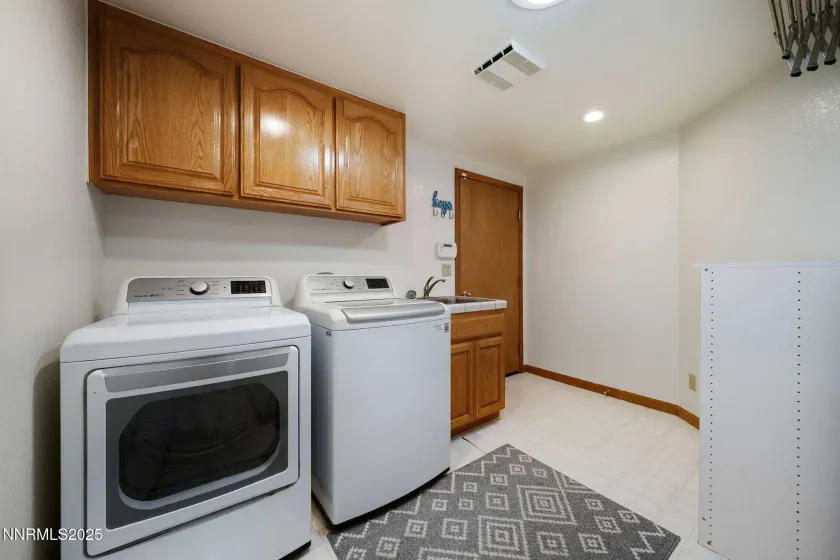 1205 Greensburg, Reno, Nevada 89509, 4 Bedrooms Bedrooms, ,3 BathroomsBathrooms,Residential,Residential,Greensburg,250059072