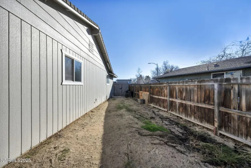 3241 Edna, Sparks, Nevada 89431, 3 Bedrooms Bedrooms, ,2 BathroomsBathrooms,Residential,Residential,Edna,250059074