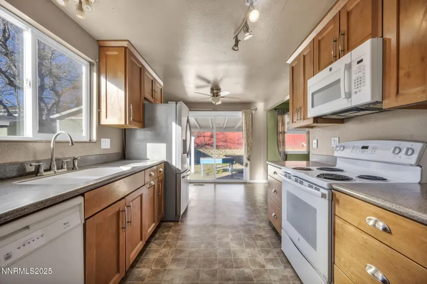 3241 Edna, Sparks, Nevada 89431, 3 Bedrooms Bedrooms, ,2 BathroomsBathrooms,Residential,Residential,Edna,250059074