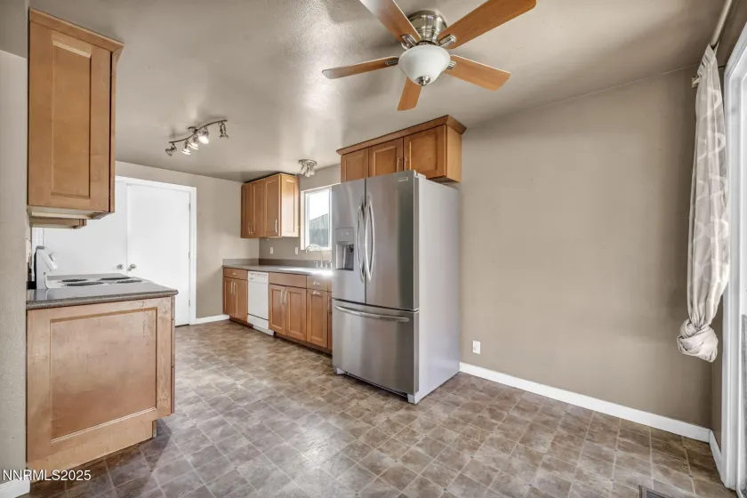 3241 Edna, Sparks, Nevada 89431, 3 Bedrooms Bedrooms, ,2 BathroomsBathrooms,Residential,Residential,Edna,250059074