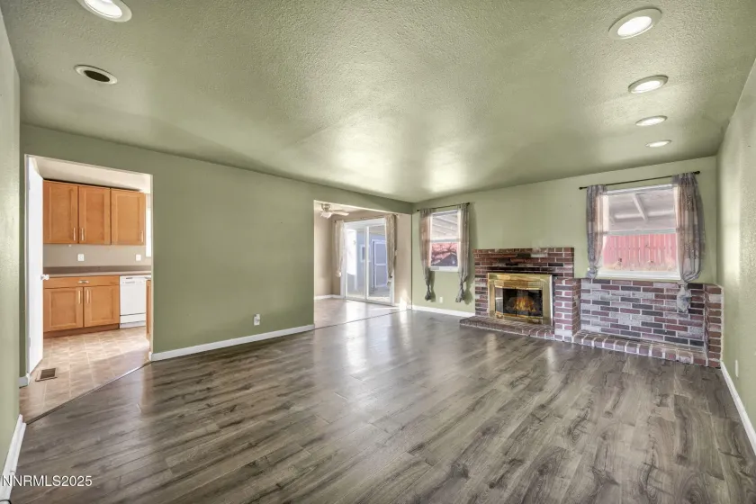 3241 Edna, Sparks, Nevada 89431, 3 Bedrooms Bedrooms, ,2 BathroomsBathrooms,Residential,Residential,Edna,250059074