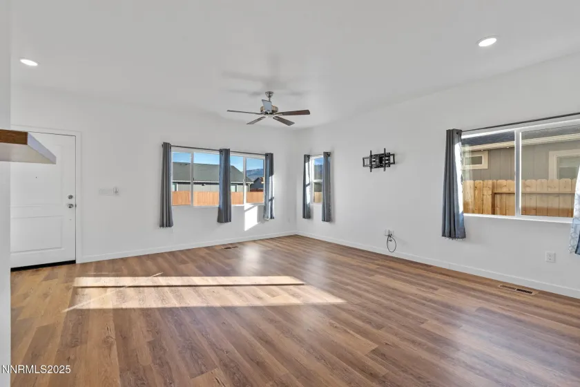 265 Misty, Dayton, Nevada 89403, 3 Bedrooms Bedrooms, ,3 BathroomsBathrooms,Residential,Residential,Misty,250059096