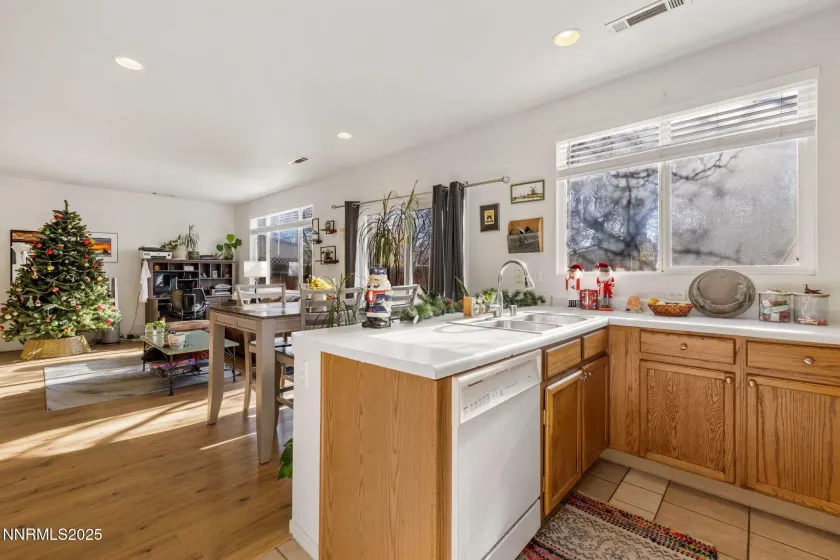 4086 Sycamore, Reno, Nevada 89502, 3 Bedrooms Bedrooms, ,3 BathroomsBathrooms,Residential,Residential,Sycamore,250059109