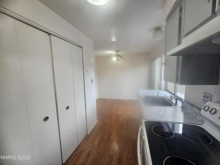 828 Woodglen, Sparks, Nevada 89434, 2 Bedrooms Bedrooms, ,2 BathroomsBathrooms,Residential,Residential,Woodglen,250059125