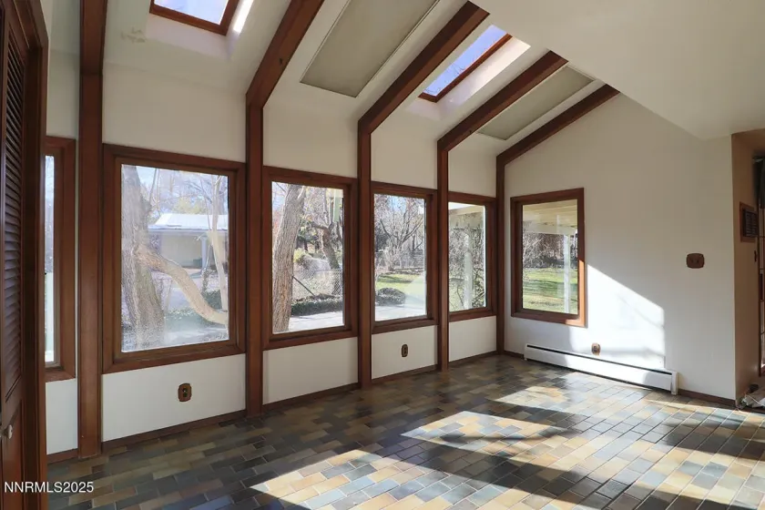 1400 Celese, Reno, Nevada 89511, 4 Bedrooms Bedrooms, ,2 BathroomsBathrooms,Residential,Residential,Celese,250059129