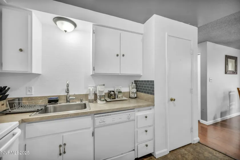 210 Hampton, Carson City, Nevada 89706, 2 Bedrooms Bedrooms, ,1 BathroomBathrooms,Residential,Residential,Hampton,250059133