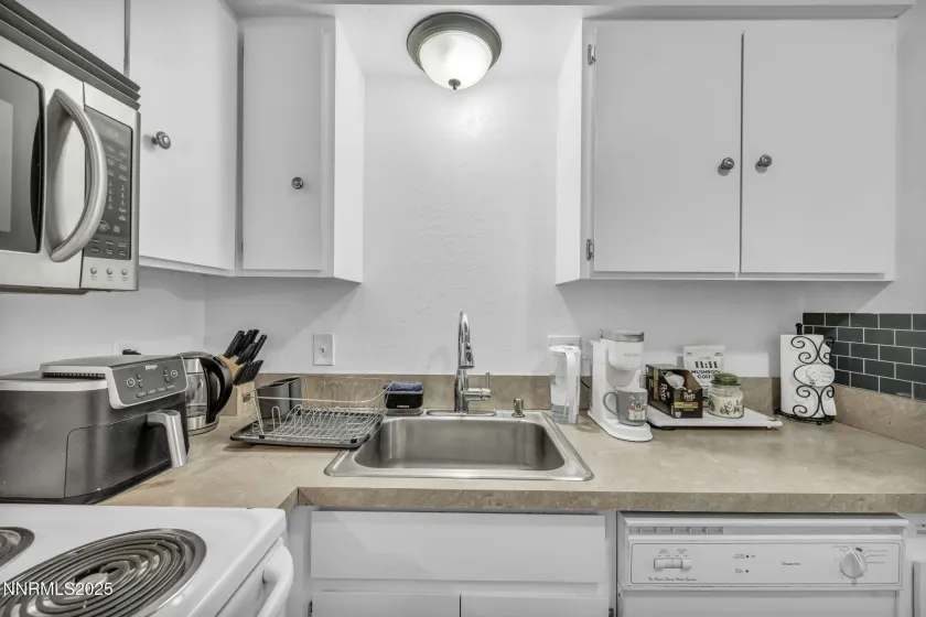 210 Hampton, Carson City, Nevada 89706, 2 Bedrooms Bedrooms, ,1 BathroomBathrooms,Residential,Residential,Hampton,250059133