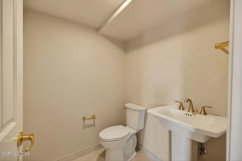 1580 Fifth Green, Gardnerville, Nevada 89460, 4 Bedrooms Bedrooms, ,4 BathroomsBathrooms,Residential,Residential,Fifth Green,250059143