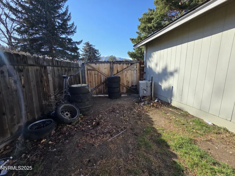 10001 Gabro, Reno, Nevada 89506, 4 Bedrooms Bedrooms, ,2 BathroomsBathrooms,Residential,Residential,Gabro,250059147