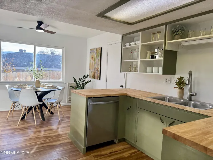 2080 Marlette, Reno, Nevada 89503, 3 Bedrooms Bedrooms, ,2 BathroomsBathrooms,Residential,Residential,Marlette,250058729