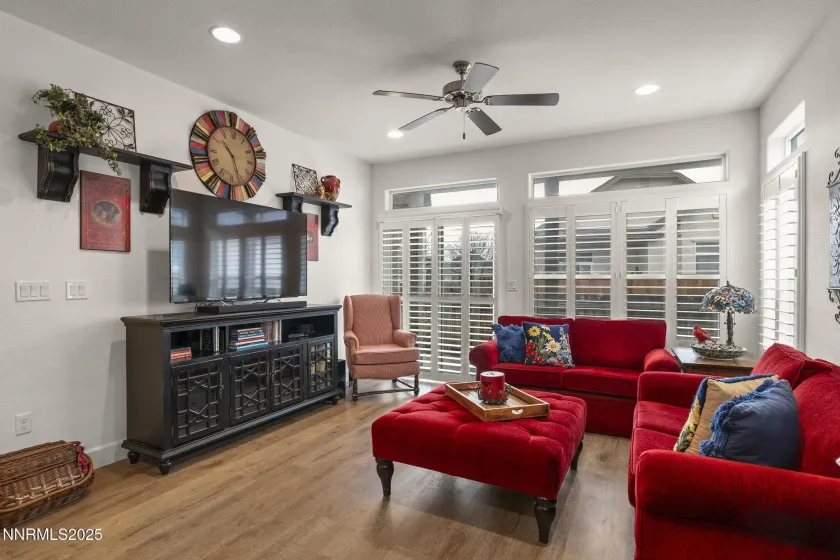 985 Floral Ridge, Sparks, Nevada 89436, 2 Bedrooms Bedrooms, ,2 BathroomsBathrooms,Residential,Residential,Floral Ridge,250059155