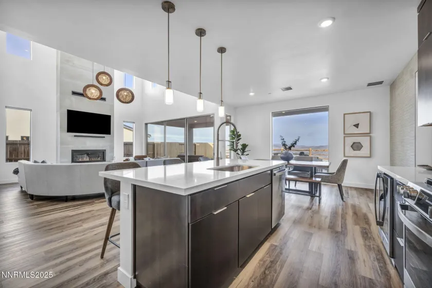 5448 Fossilstone, Sparks, Nevada 89436, 4 Bedrooms Bedrooms, ,3 BathroomsBathrooms,Residential,Residential,Fossilstone,250059157