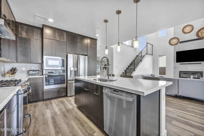 5448 Fossilstone, Sparks, Nevada 89436, 4 Bedrooms Bedrooms, ,3 BathroomsBathrooms,Residential,Residential,Fossilstone,250059157