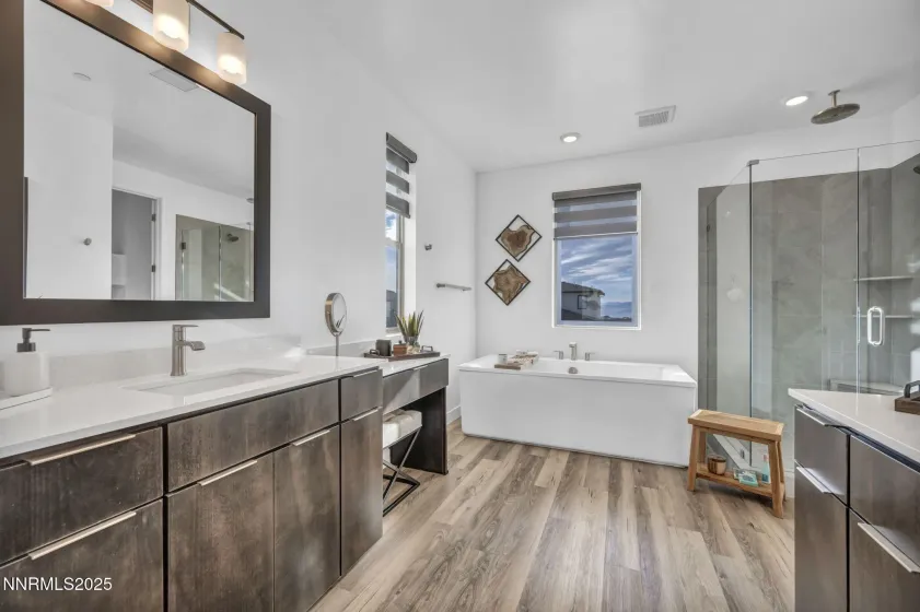 5448 Fossilstone, Sparks, Nevada 89436, 4 Bedrooms Bedrooms, ,3 BathroomsBathrooms,Residential,Residential,Fossilstone,250059157