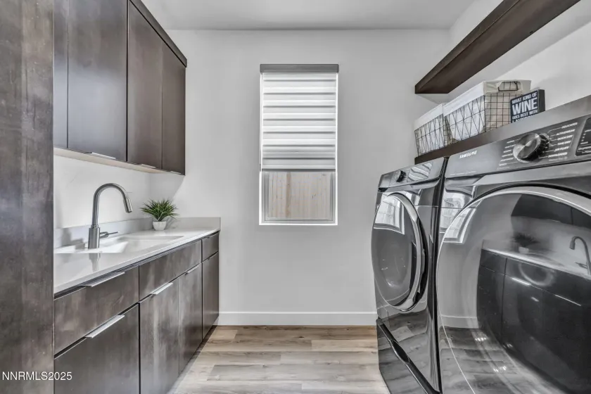 5448 Fossilstone, Sparks, Nevada 89436, 4 Bedrooms Bedrooms, ,3 BathroomsBathrooms,Residential,Residential,Fossilstone,250059157