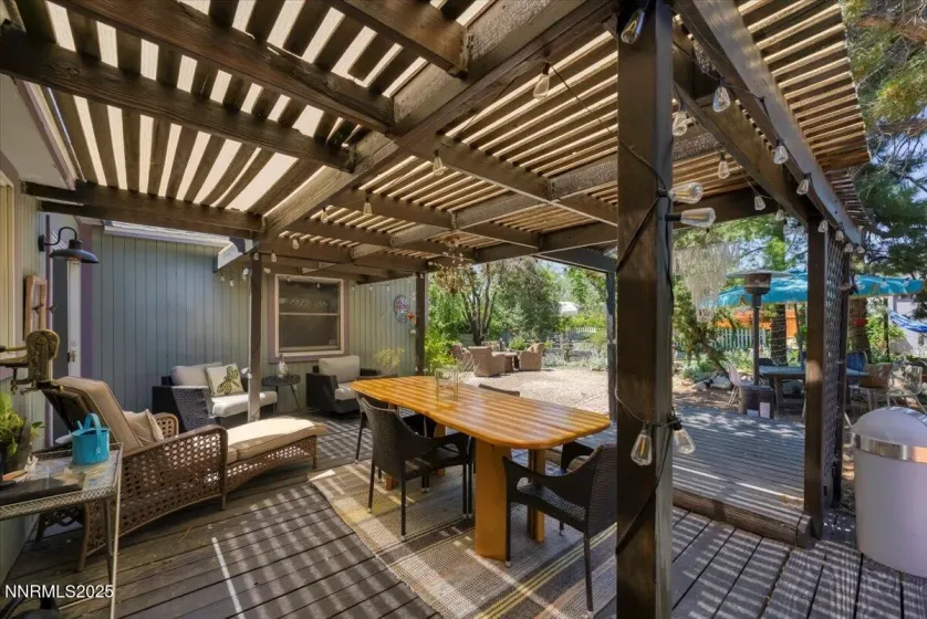 661 Thoma, Reno, Nevada 89502, 2 Bedrooms Bedrooms, ,1 BathroomBathrooms,Residential,Residential,Thoma,250051832